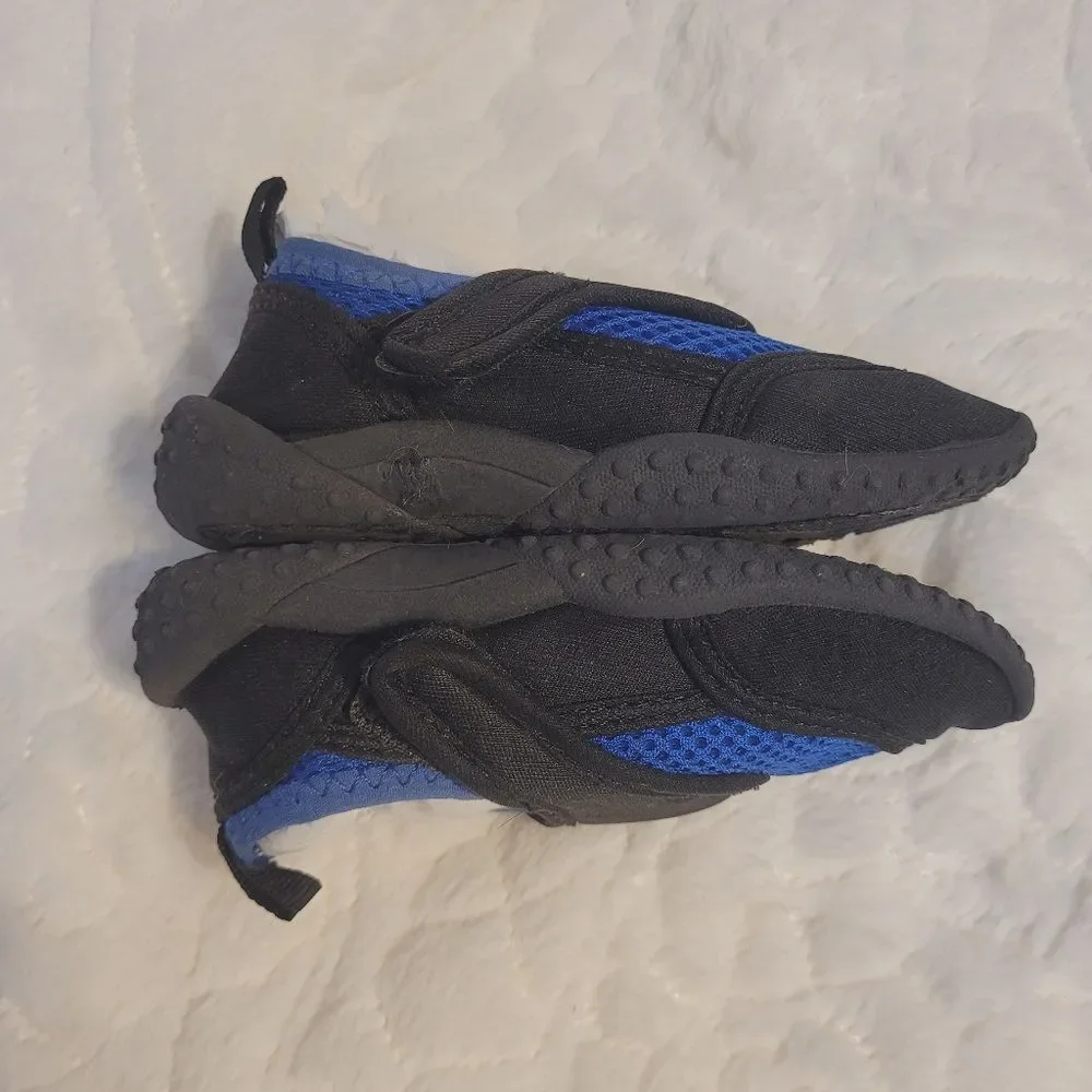 Athletech Water Shoes Blue Black Grip Bottom Shower Pool Unisex Childs Size 7-8
